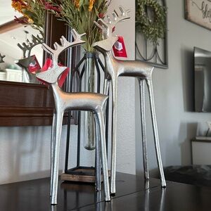 Holiday Time set of 2 Reindeer Pewter